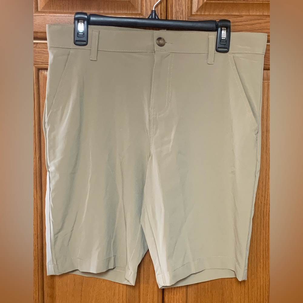 Thereabouts Performance Khaki shorts Sz 18H Husky